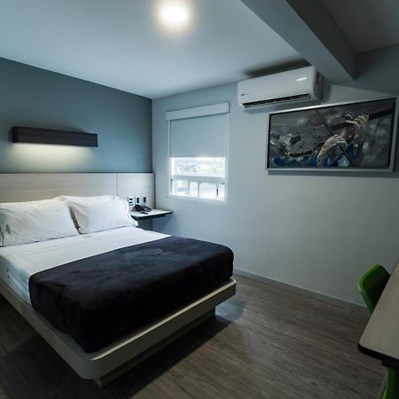 Hotel Lemon Green -Zona Expo Frente Al Centro De Convenciones 瓜达拉哈拉 外观 照片