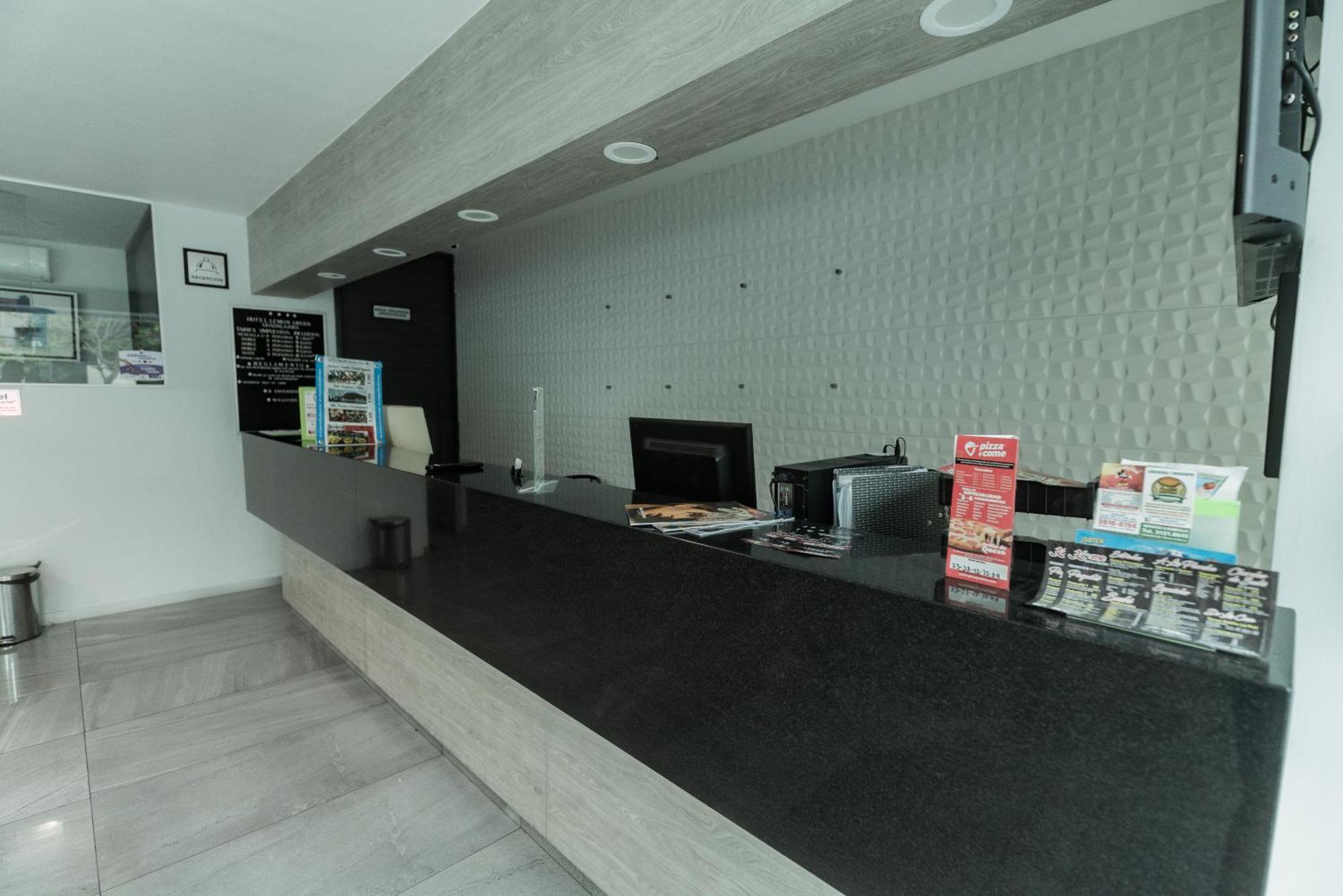 Hotel Lemon Green -Zona Expo Frente Al Centro De Convenciones 瓜达拉哈拉 外观 照片