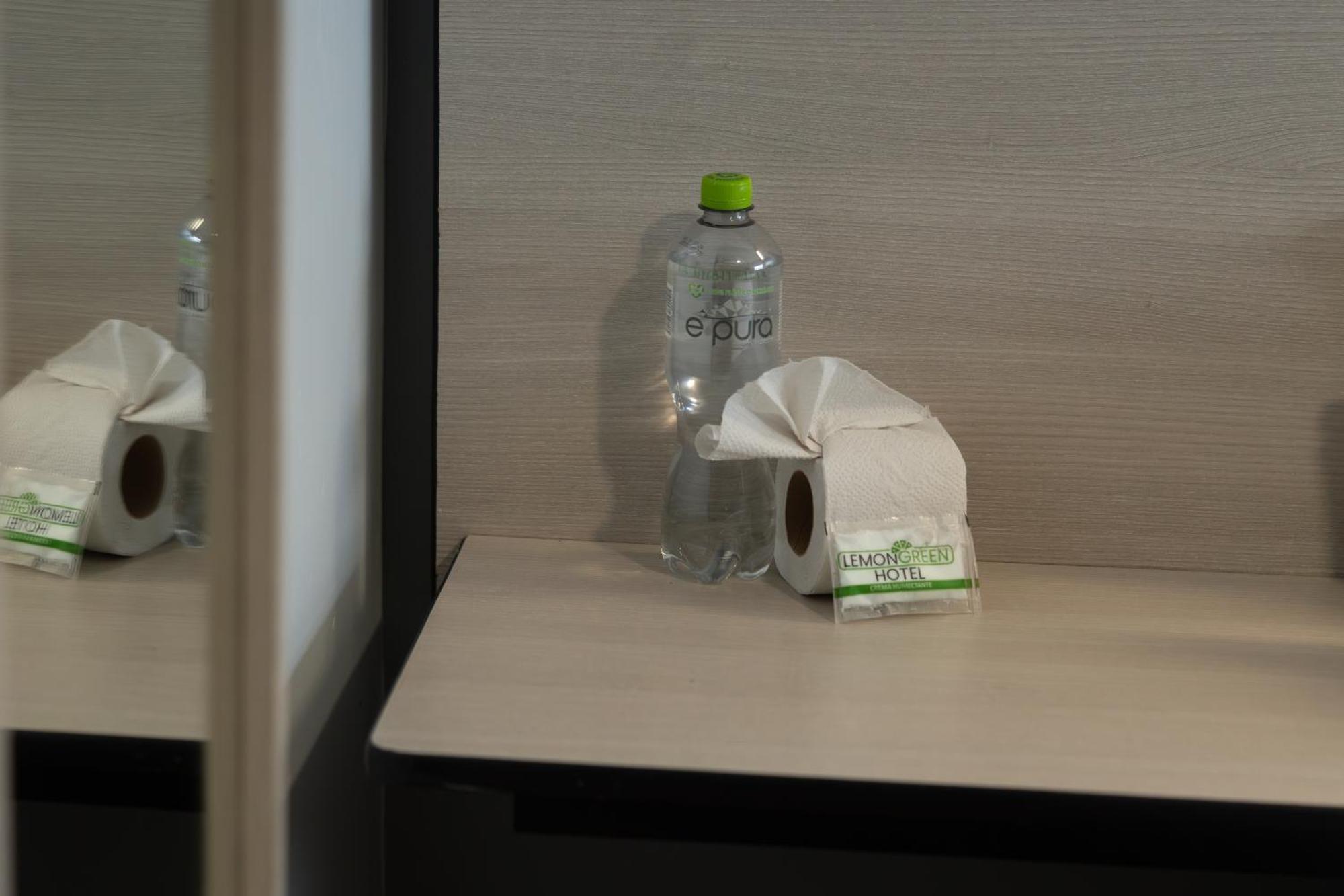 Hotel Lemon Green -Zona Expo Frente Al Centro De Convenciones 瓜达拉哈拉 外观 照片