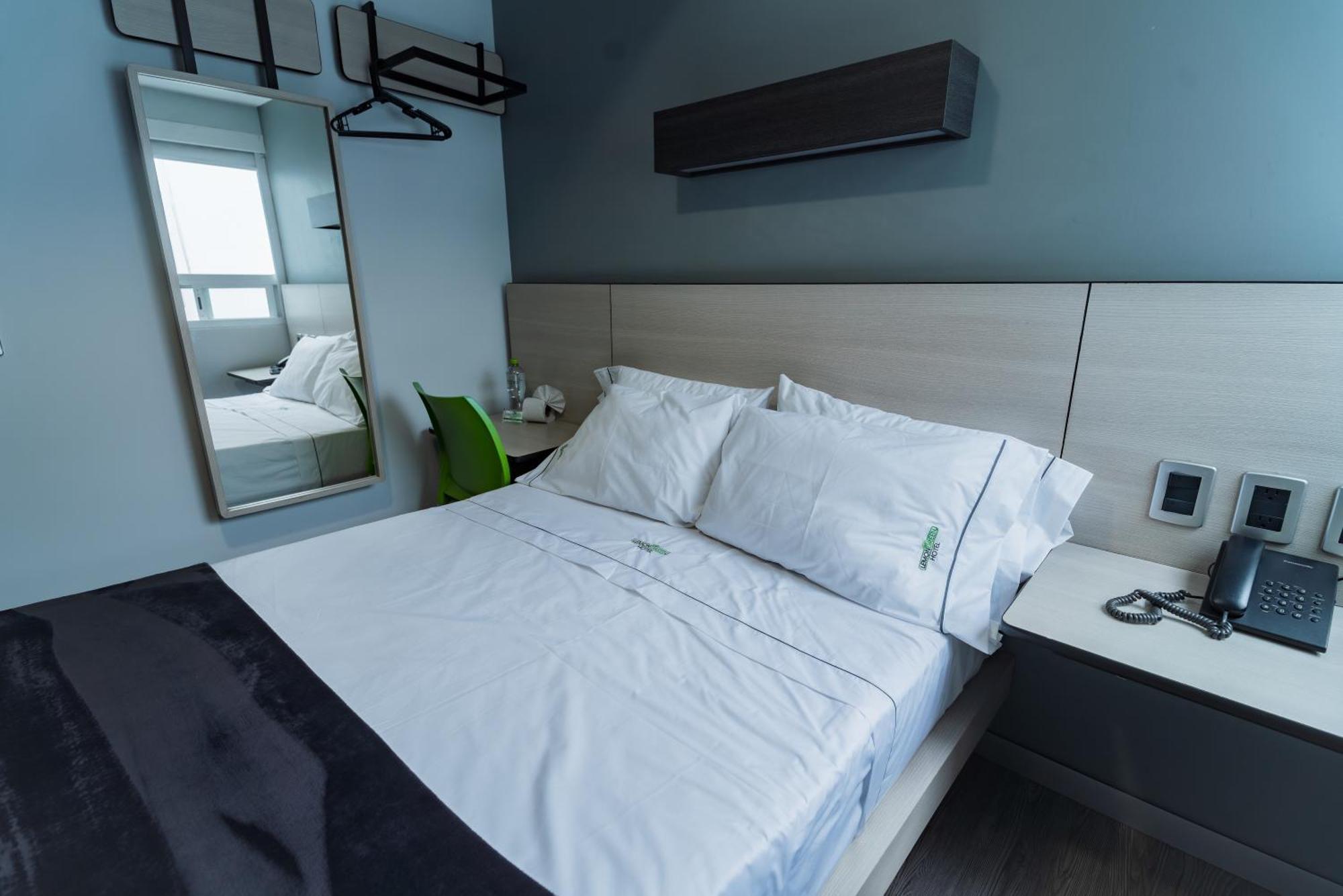 Hotel Lemon Green -Zona Expo Frente Al Centro De Convenciones 瓜达拉哈拉 外观 照片