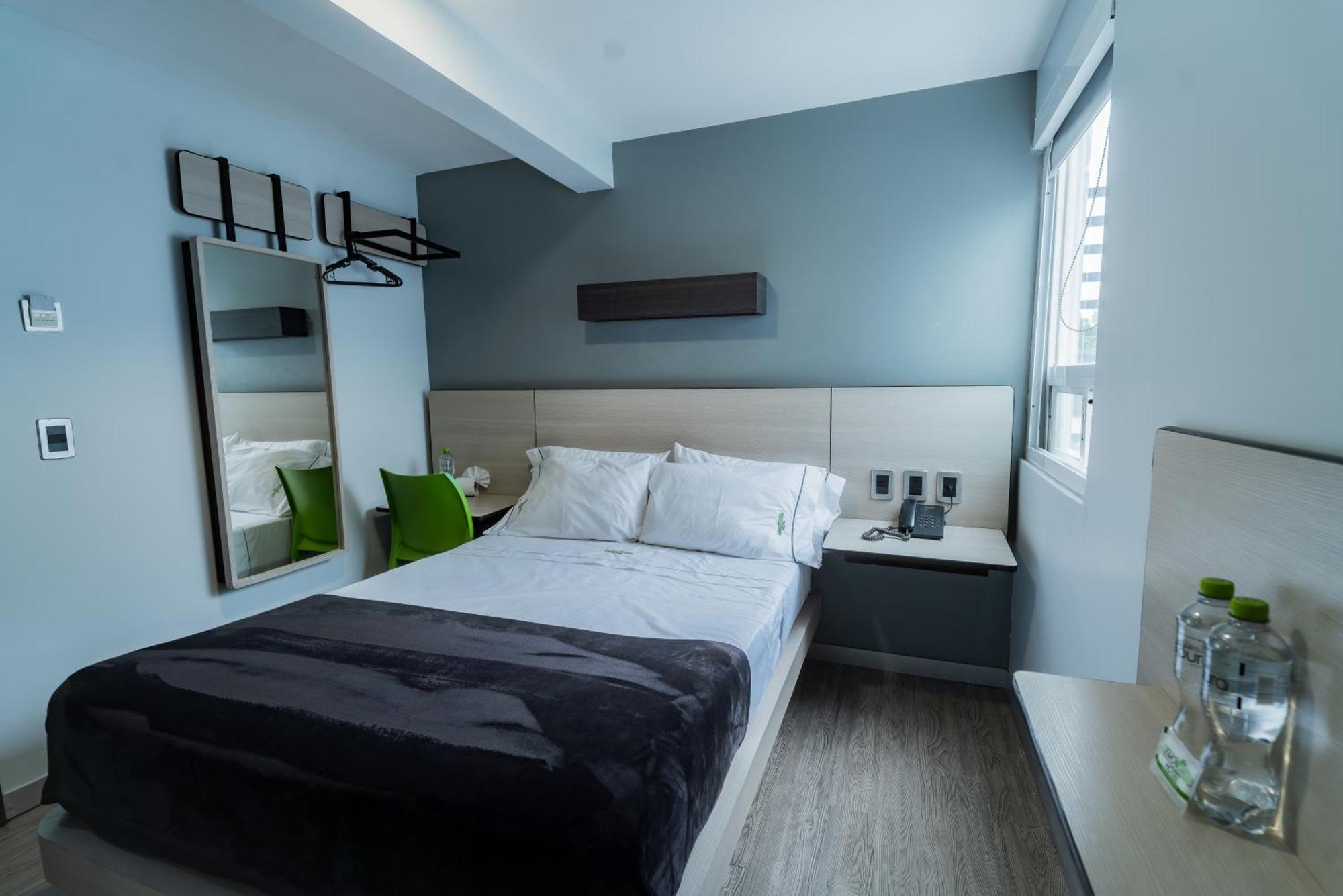 Hotel Lemon Green -Zona Expo Frente Al Centro De Convenciones 瓜达拉哈拉 外观 照片