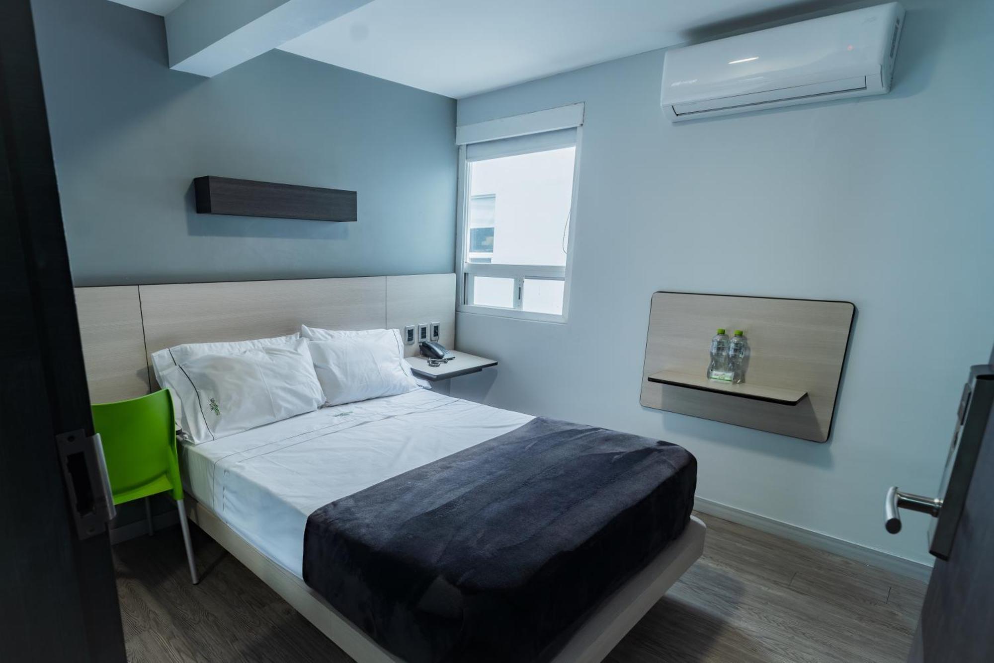 Hotel Lemon Green -Zona Expo Frente Al Centro De Convenciones 瓜达拉哈拉 外观 照片