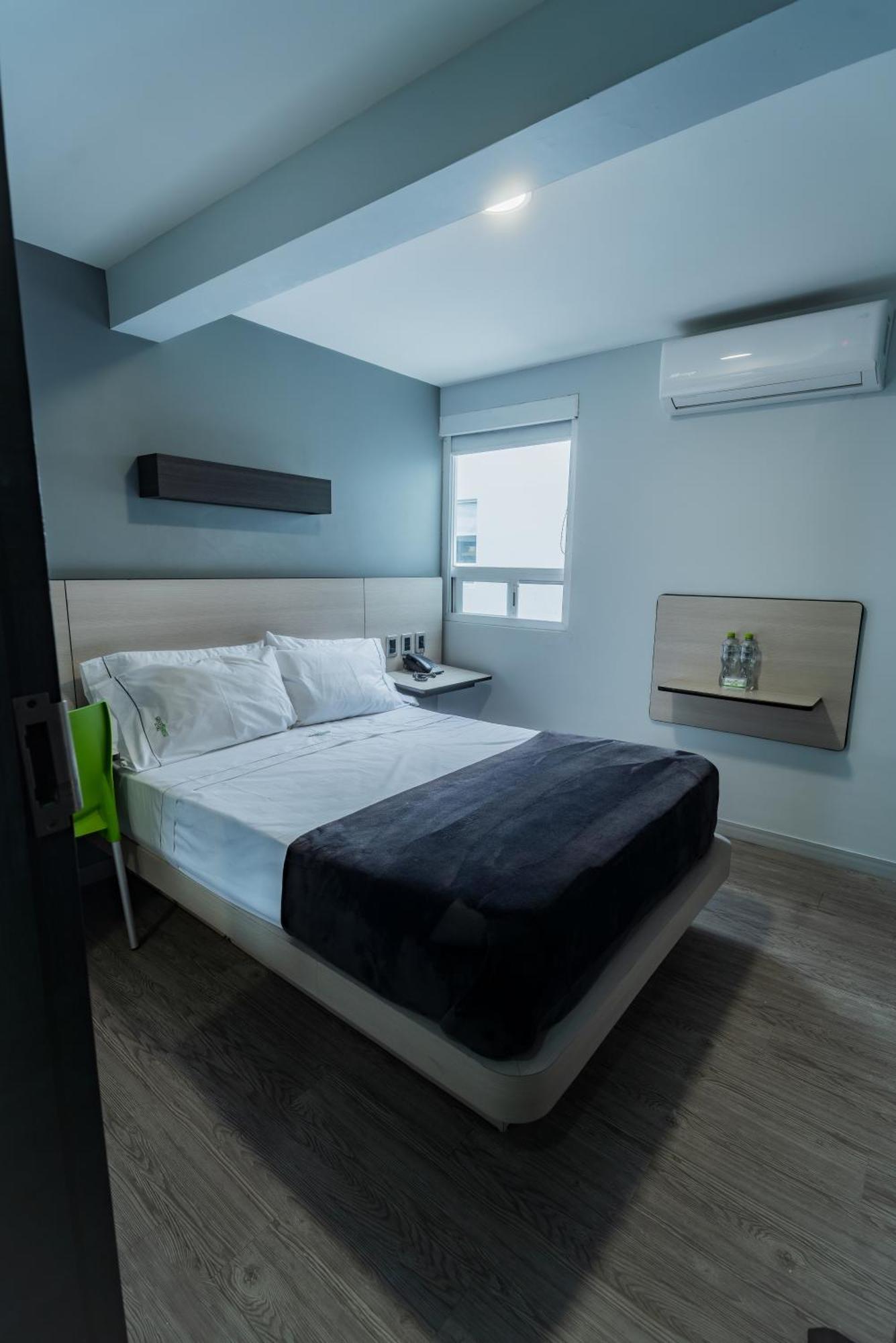 Hotel Lemon Green -Zona Expo Frente Al Centro De Convenciones 瓜达拉哈拉 外观 照片
