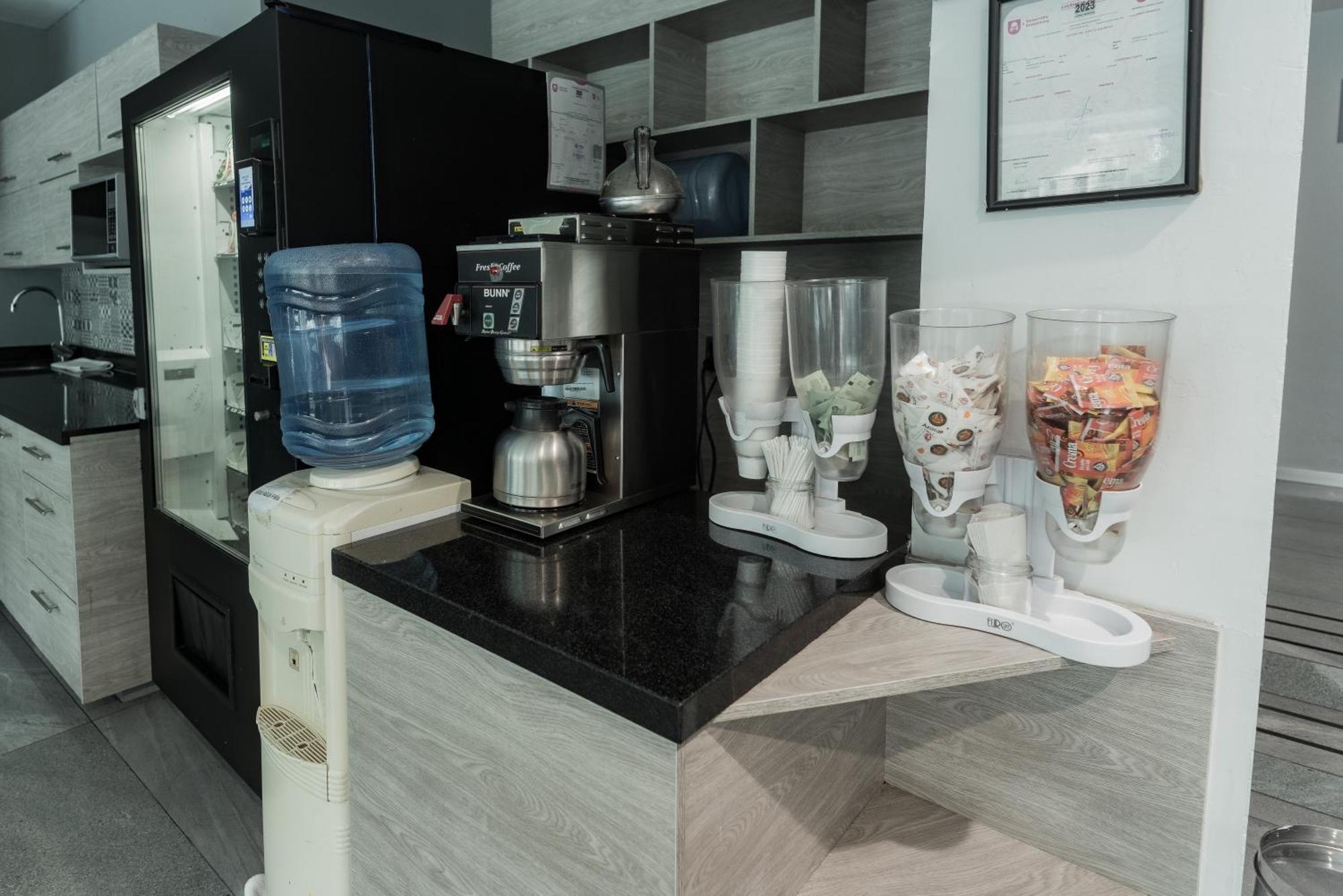 Hotel Lemon Green -Zona Expo Frente Al Centro De Convenciones 瓜达拉哈拉 外观 照片